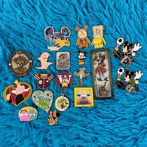 Disney Pin Trading | Lot of 19 Disney Pins